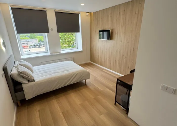 6 New Airport Apartman *